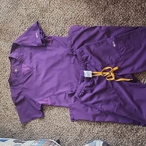 Carhartt purple scrubs 💜